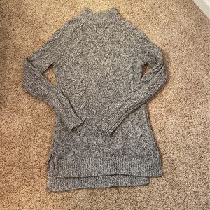 Old Navy Women’s long gray sweater M